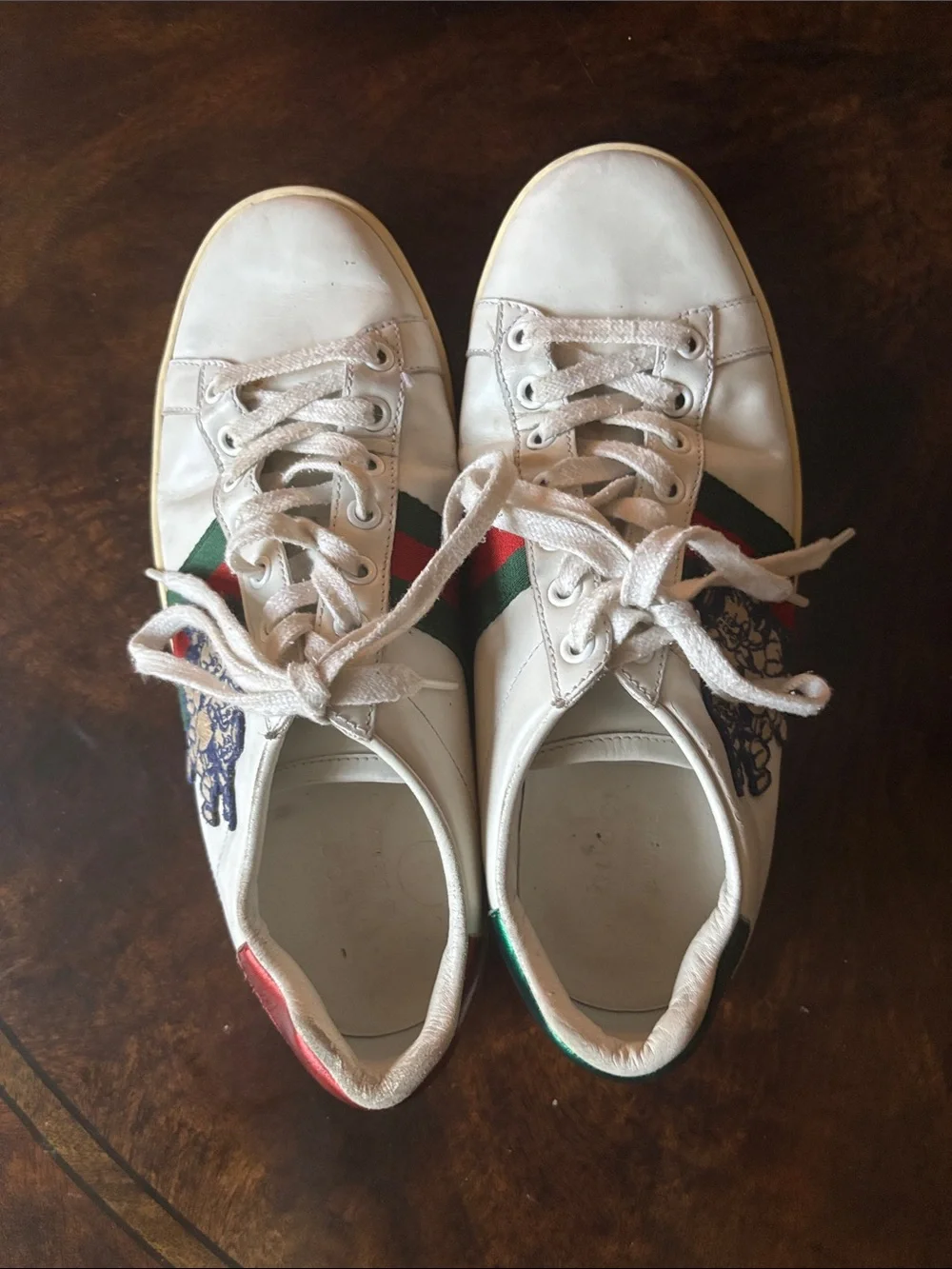 Gucci White Leather Sneakers with Green and Red Stripe